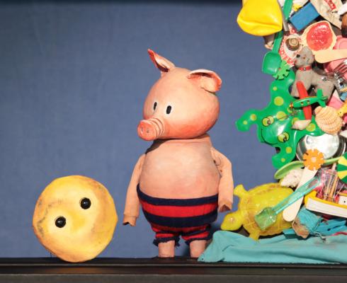 Der dicke, fette Pfannkuchen und das Schwein, Moussong Theater mit Figuren